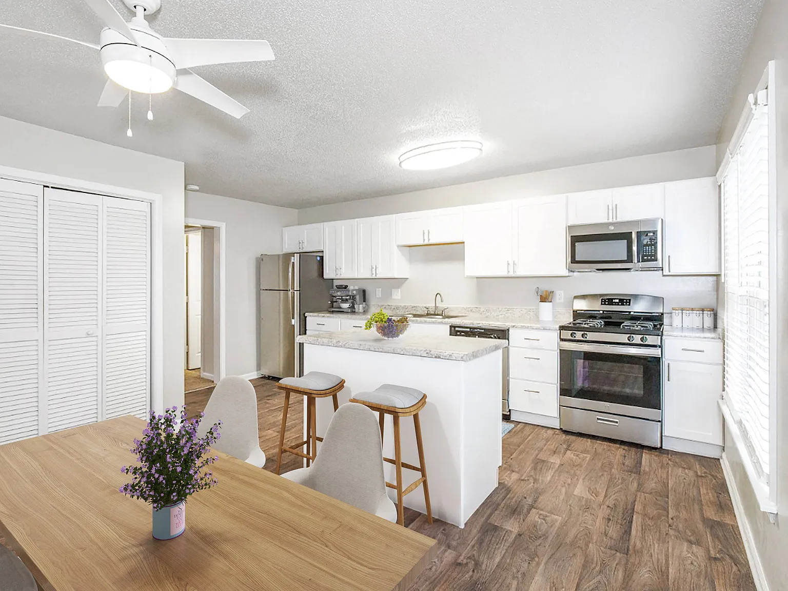 Hyde Park Townhomes — Photo 3