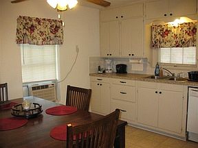 2nd image of 1025 Sinclair St