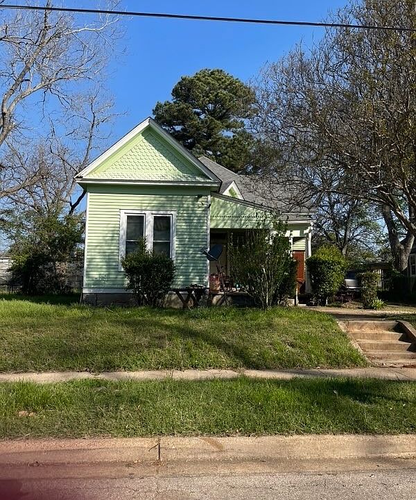 1st image of 311 W Green St