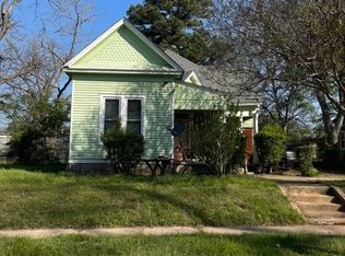 311 W Green St, Palestine, TX 75801