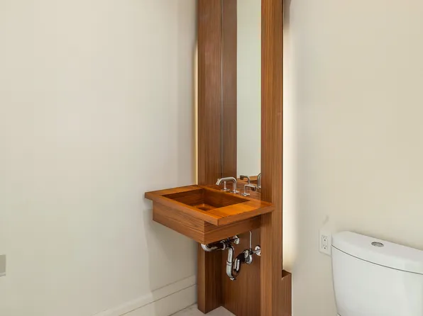 60 Riverside Boulevard image 7 of 12