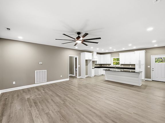 4th image of 19 Dobson Ave