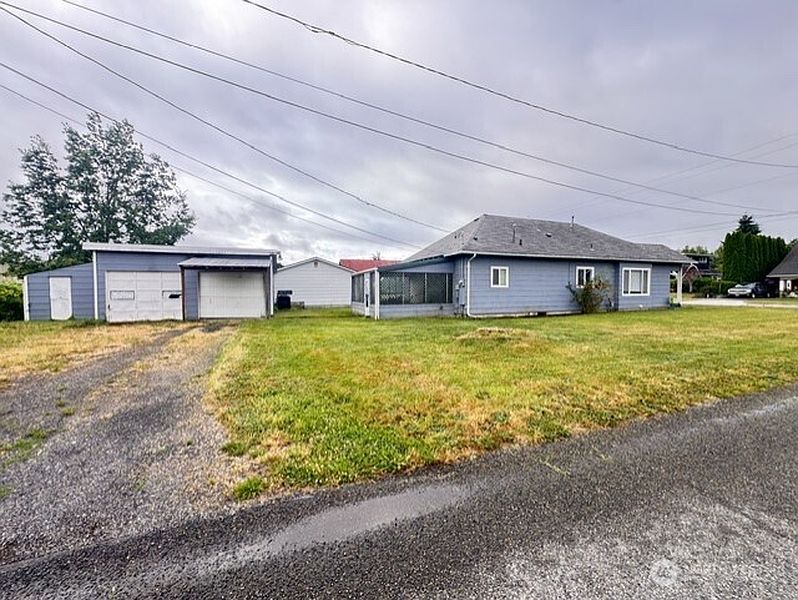 5th image of 618 SW Chehalis Avenue