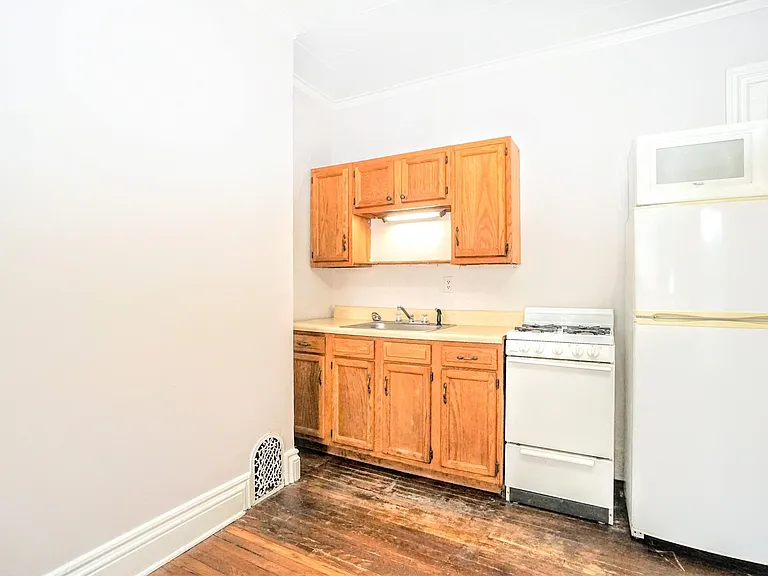 247 Meigs St — Photo 8