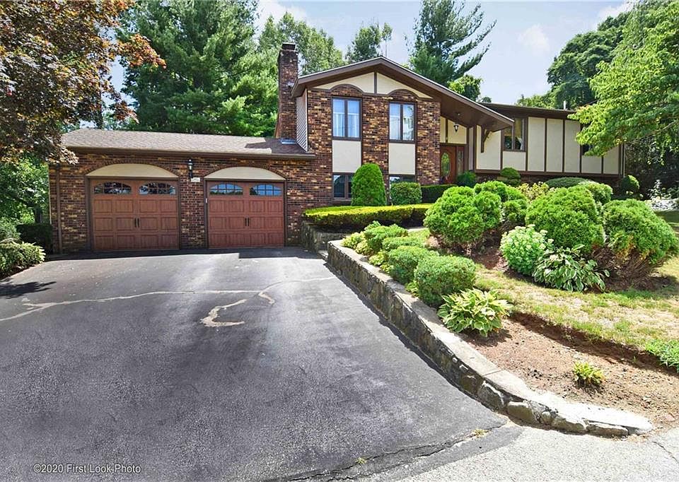 1st image of 34 Birchtree Dr