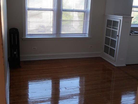 3rd image of 4101-07 W Belmont Ave #3154-3