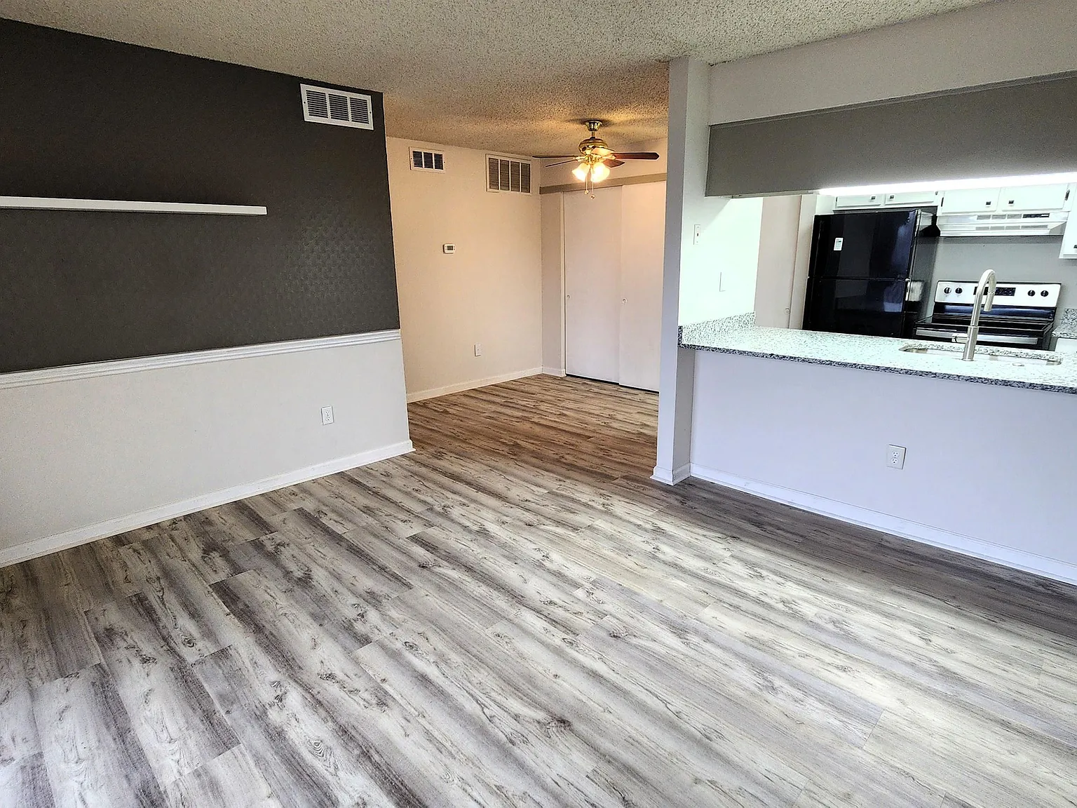 2 bed, 2.0 bath, 816 sqft, $1,249 — Photo 4