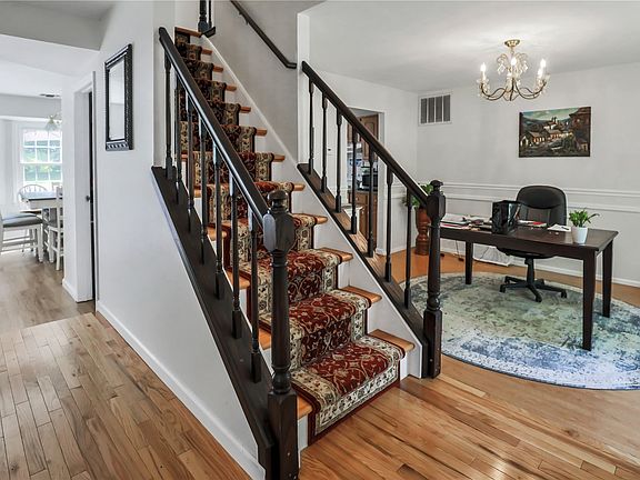 5th image of 94 Manchester Ln