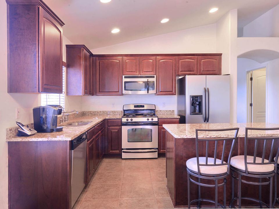 1st image of 883 E Cottonwood Canyon Pl