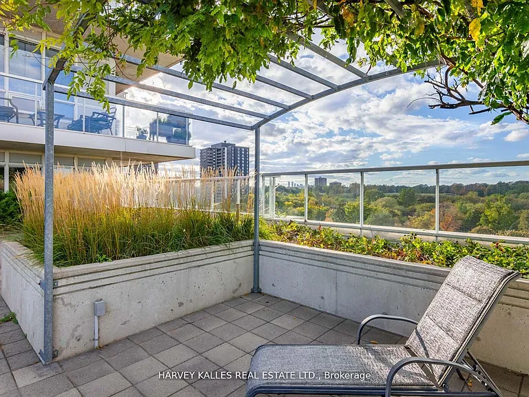 3865 Lake Shore Blvd W #421 — Photo 32
