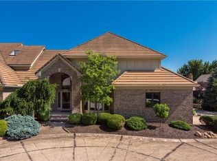 2240 Pebble Cv, Westlake, OH 44145