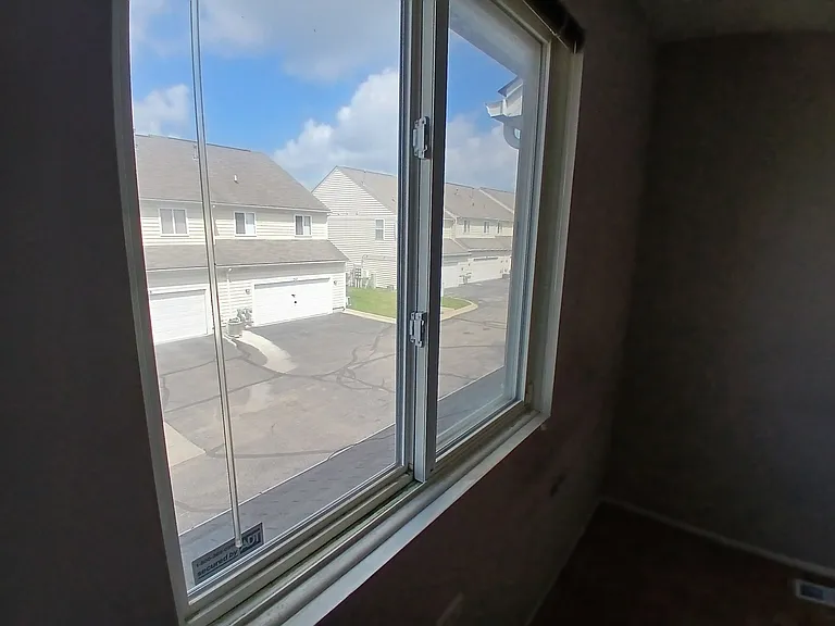 257 Stonegate W — Photo 5