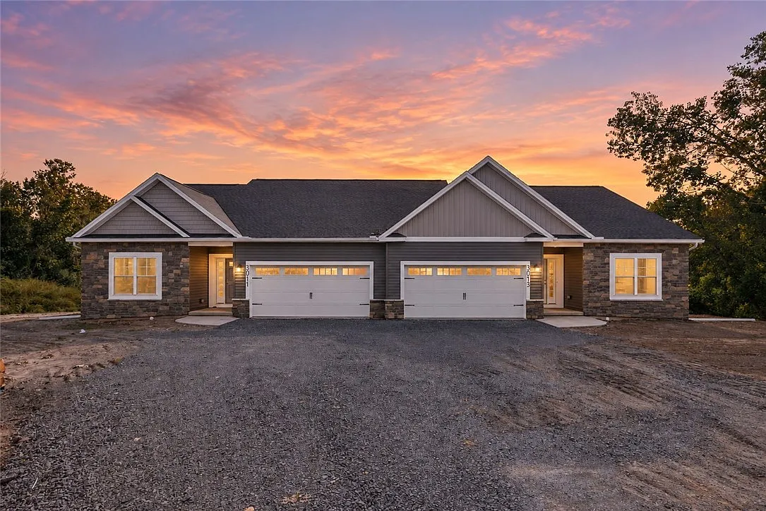 3 bed, 2.5 bath, 1506 sqft, $3,200 — Photo 1