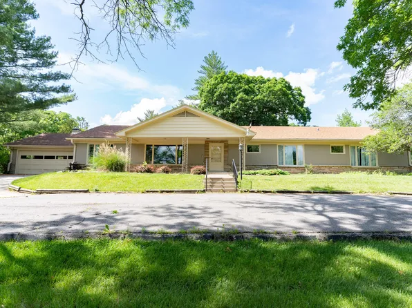 1721 Lakewood Dr, Moberly, MO 65270