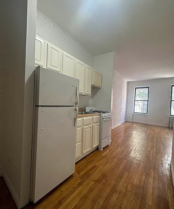 1st image of 1107 1st Ave APT 3A