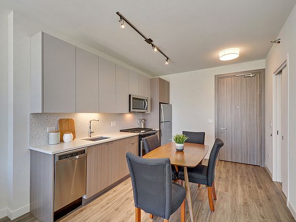 5th image of 1407 S Michigan Ave APT 703