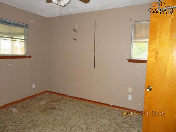 3rd image of 4116 Thelma Cir