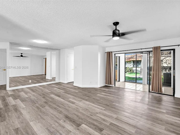 3405 Emerald Oaks Dr #0 — Photo 2