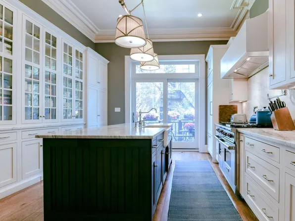 1029 Bloomfield Street image 3 of 40