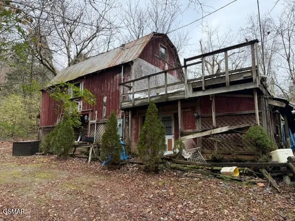 3059 Bogard Rd, Cosby, TN 37722