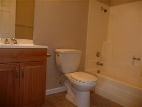 3rd image of 16015 Dorsey Ave APT B