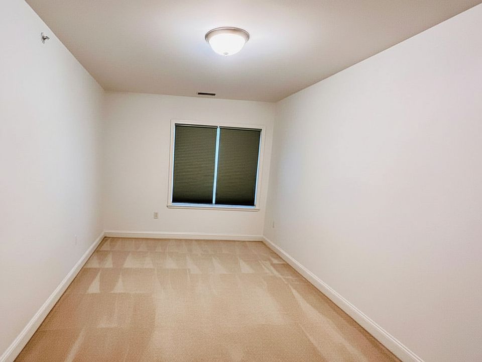 Guest Room with Closet