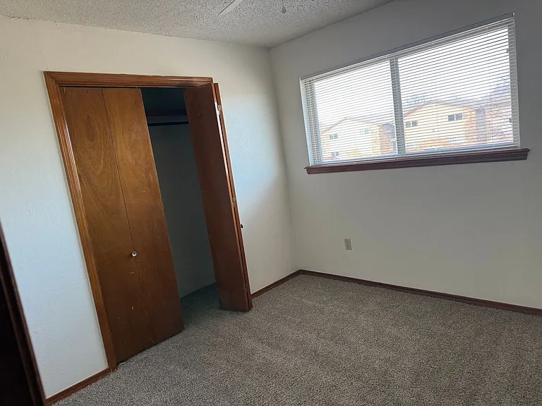 Fox Valley Apartments — Photo 54
