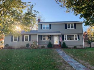 15 Hampden Dr, Norwood, MA 02062