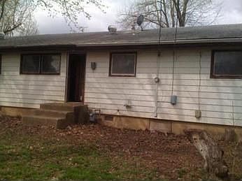 2nd image of 902 S Walnut St