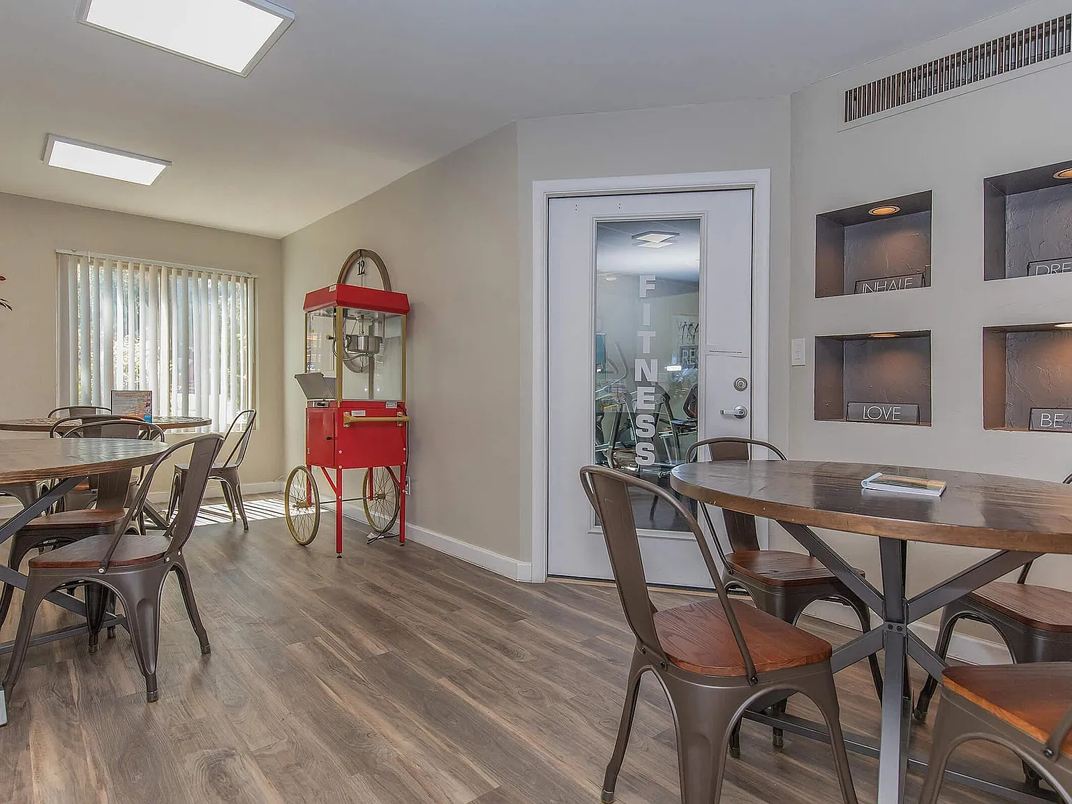 5666 East Hampton Street — Photo 4