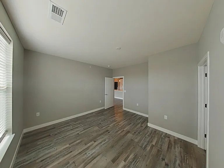 Allure Apartments — Photo 100