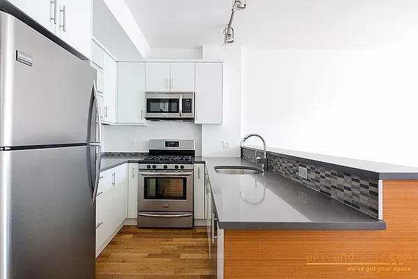 Sold by aptsandlofts.com | media 4