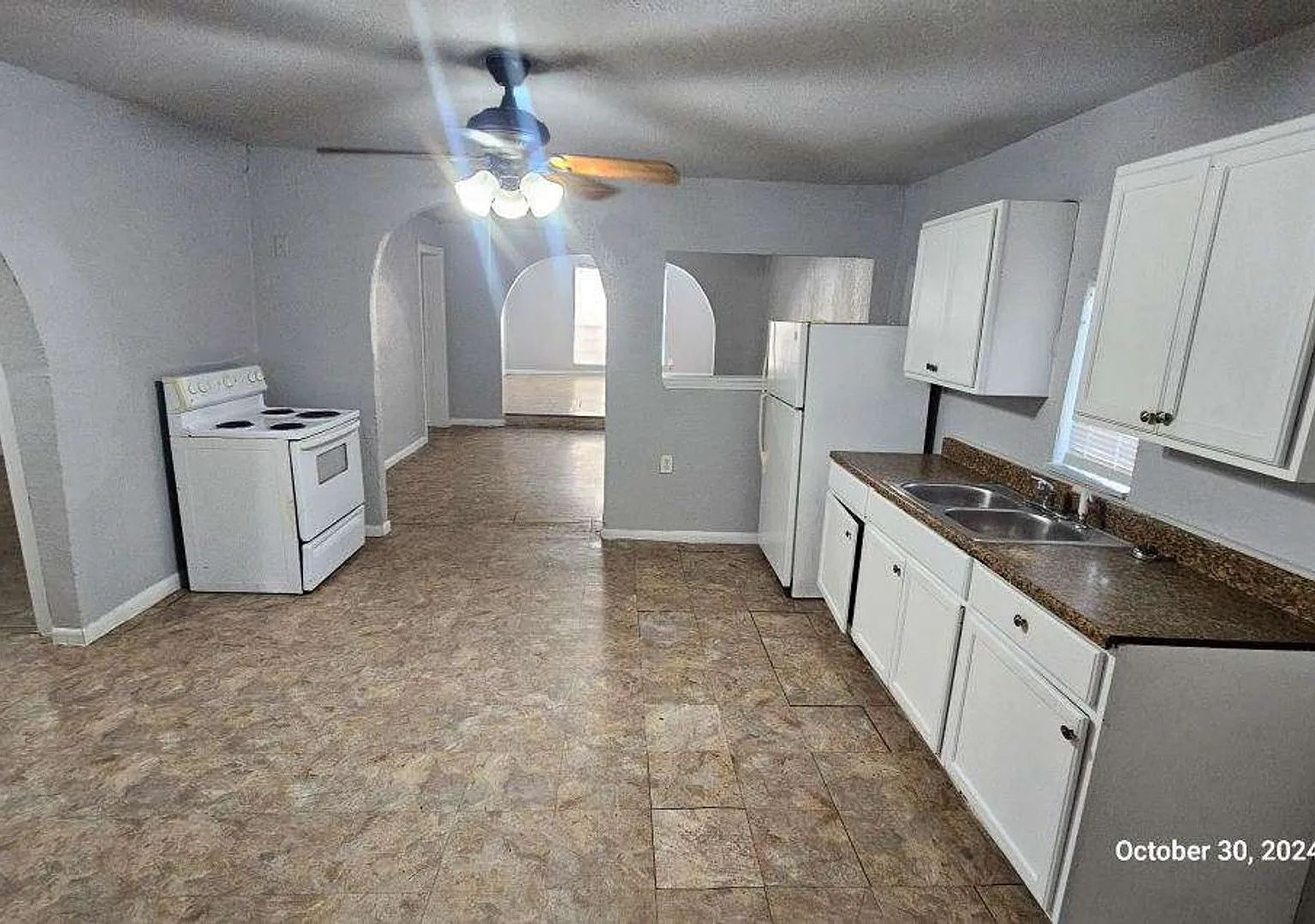 Three Bedroom Two bath Single family home; — Photo 3