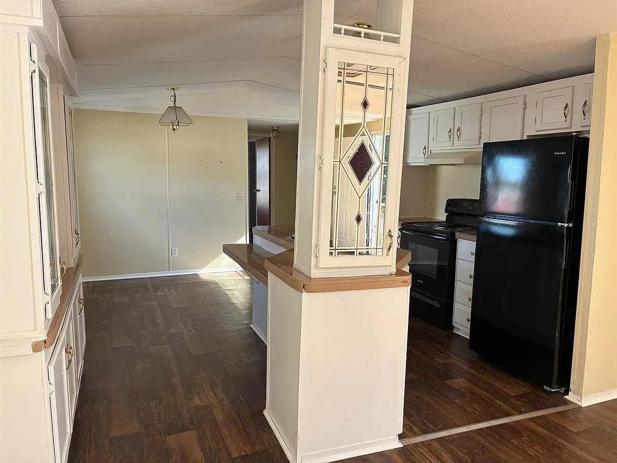 428E — Photo 2