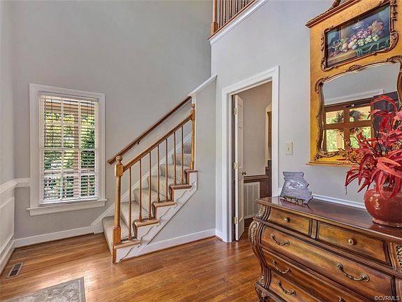 3rd image of 720 Lakewater Dr