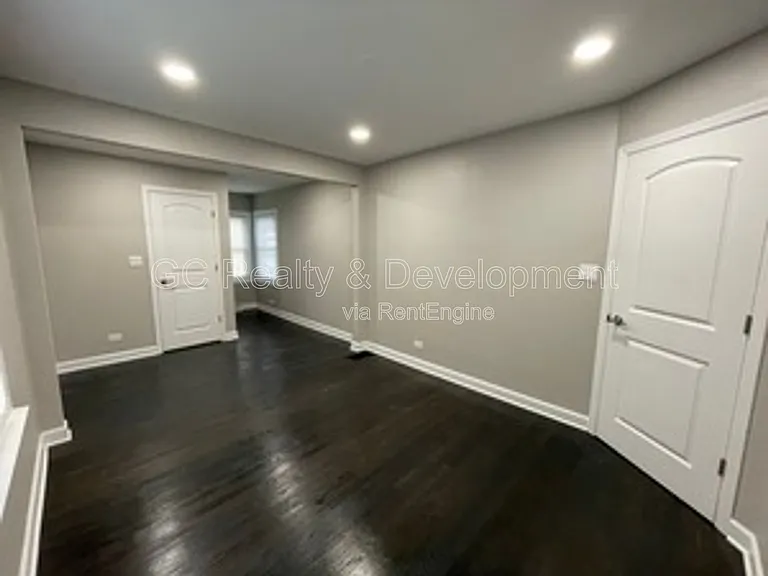4315 Stanley Ave — Photo 10