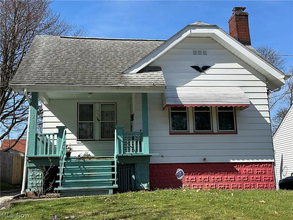 1284 Murray Ave photo 1