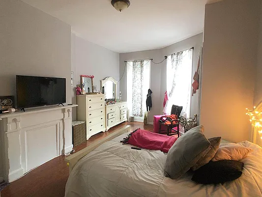 Rented by Yup Realty LLC | media 39