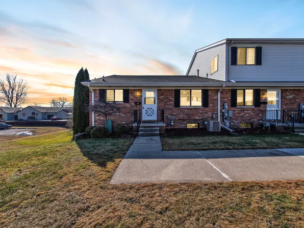 125 Cuttle Rd APT D32, Marysville, MI 48040