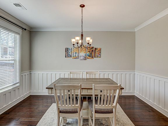 5th image of 111 Creekhaven Ln