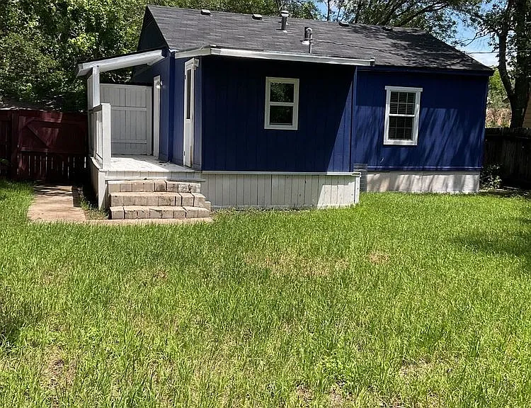 411 Washington St — Photo 18