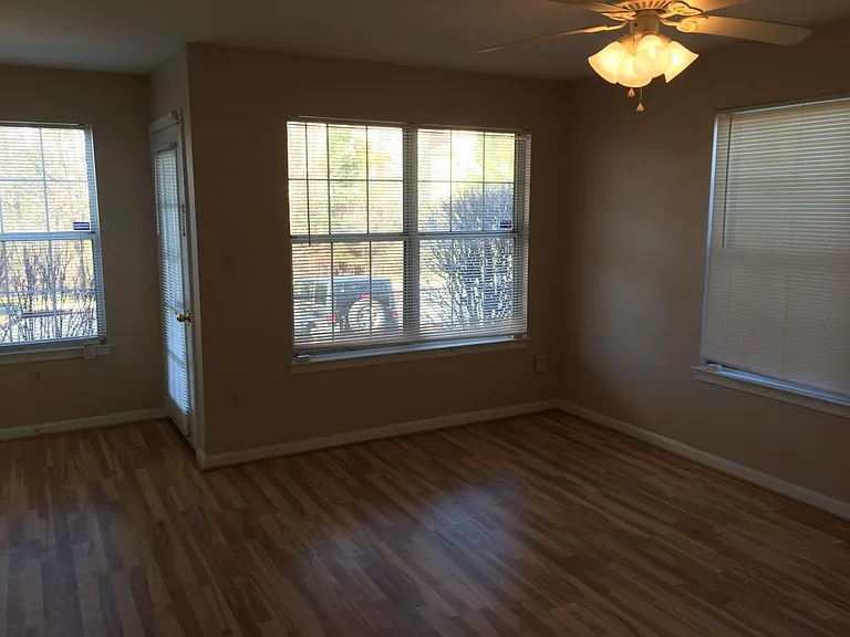 933 Hillside Lake Ter #109 — Photo 6