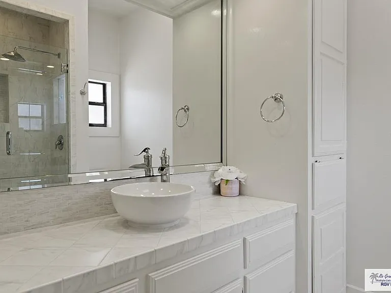 1301 Palm Valley Dr E — Photo 21