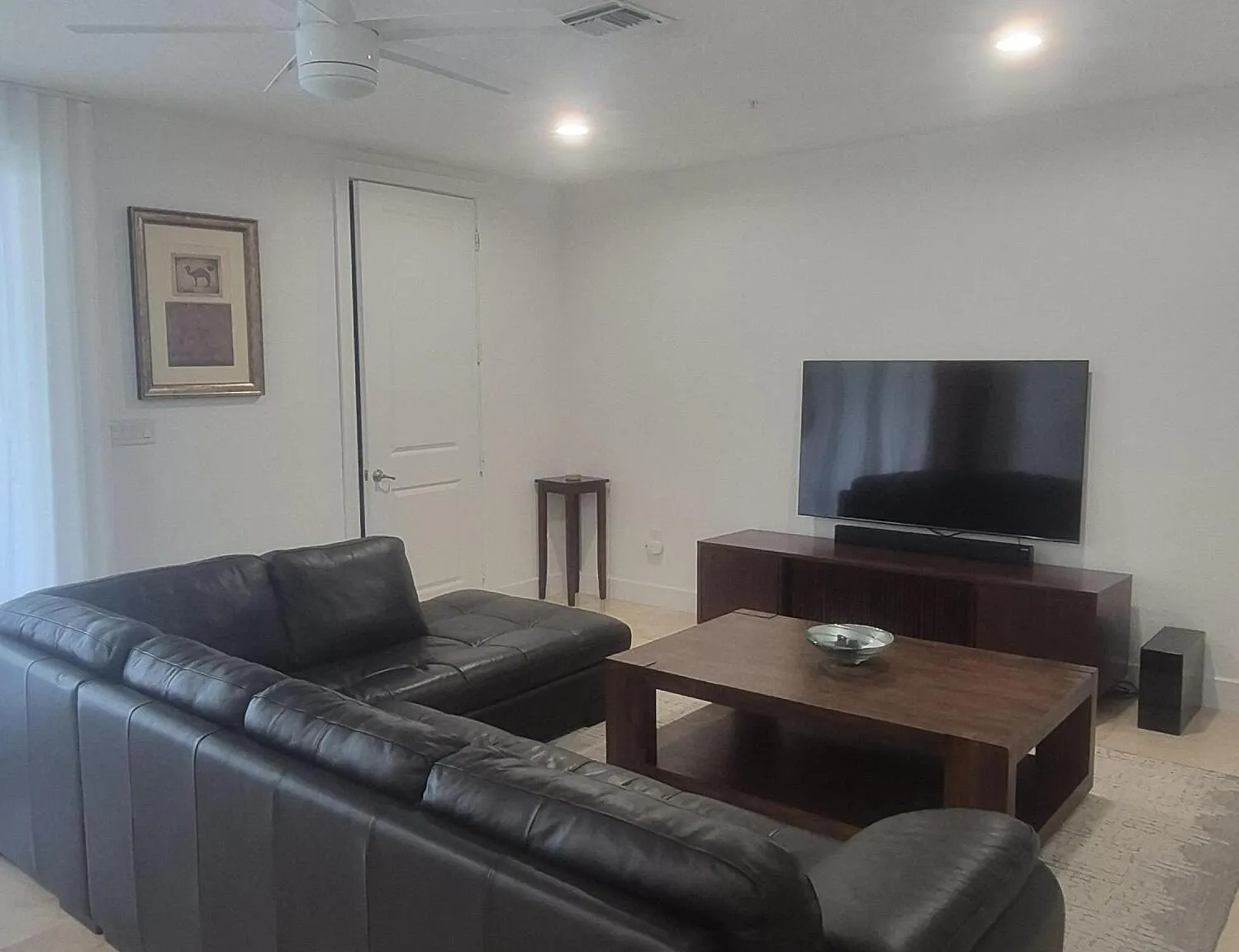 3 bed, 4.5 bath, 3928 sqft, $10,500 — Photo 4