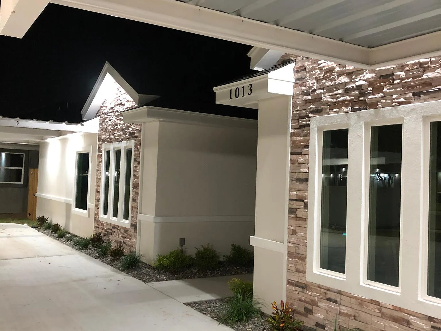 2 bed, 917 sqft, $1,195 — Photo 3