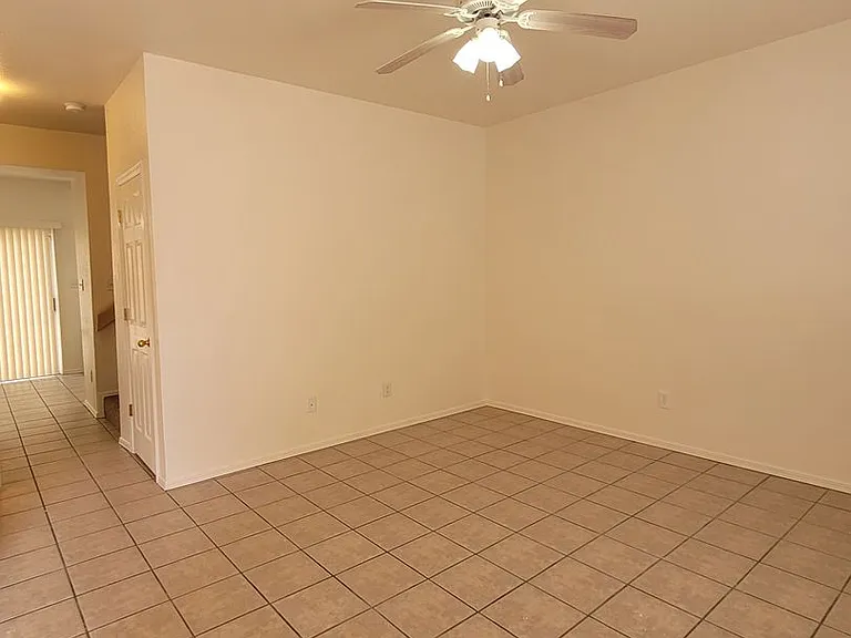 450 Ithaca Ct — Photo 11