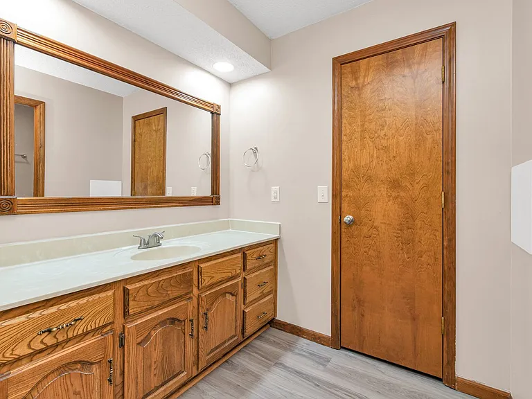 3921 S Cutler Ct — Photo 10