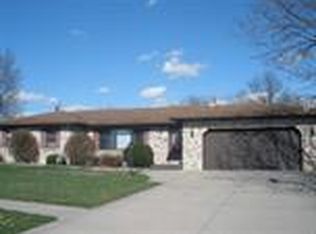 120 Oakmont Dr, Bremen, IN 46506
