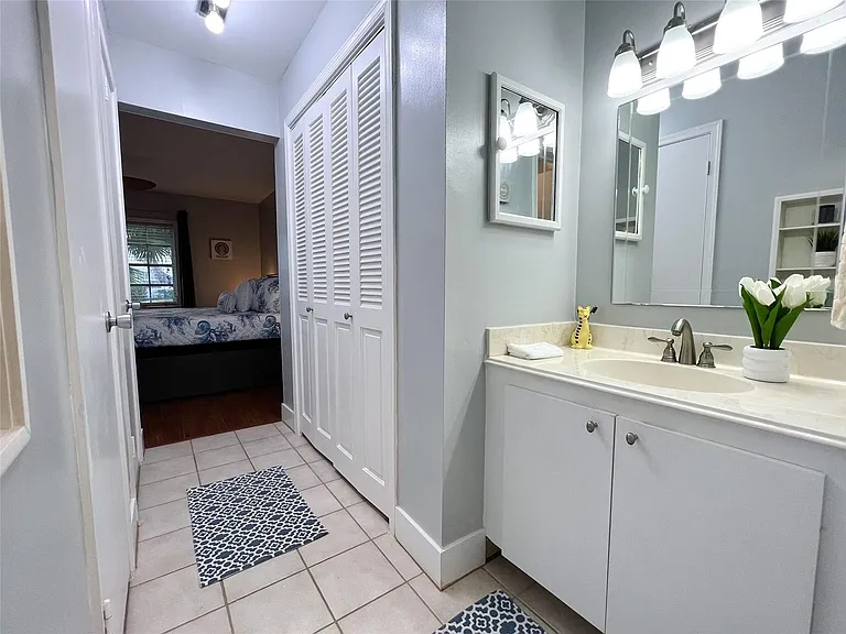 6239 Bay Club Dr #1 — Photo 16