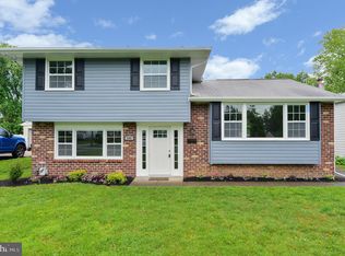 440 Robin Rd, Hatboro, PA 19040